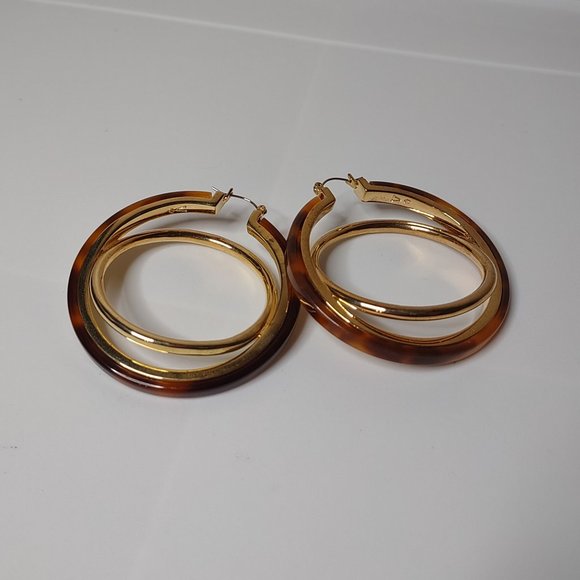 Very Awesome Vince Camuto Tortoise And Gold Tone Large Hoop Earrings - Picture 1 of 15